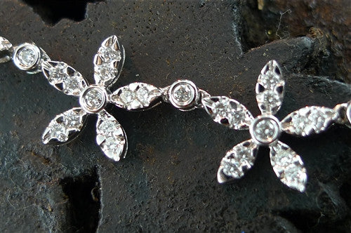 Diamond Flower Link Necklace in 18K White Gold