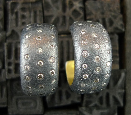 ARA 24K Collection Diamond Huggie Earrings in Oxidized Silver and Pure Gold
