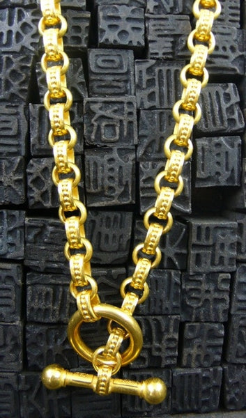 Carolyn Tyler Toggle Style Chain Necklace in 22K Yellow Gold